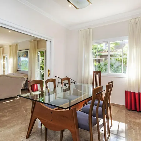 Villa Luxury B By Interhome