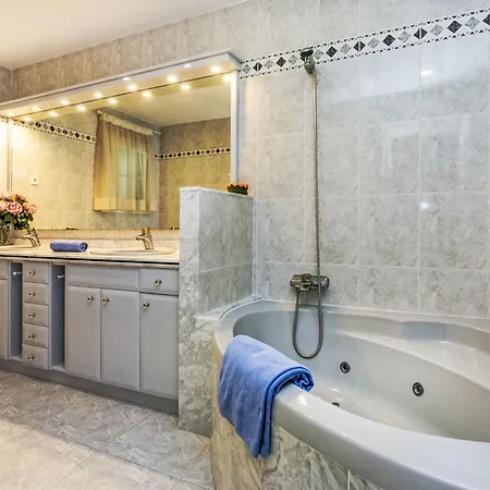 Luxury B By Interhome * لاميتّيا ذي مار